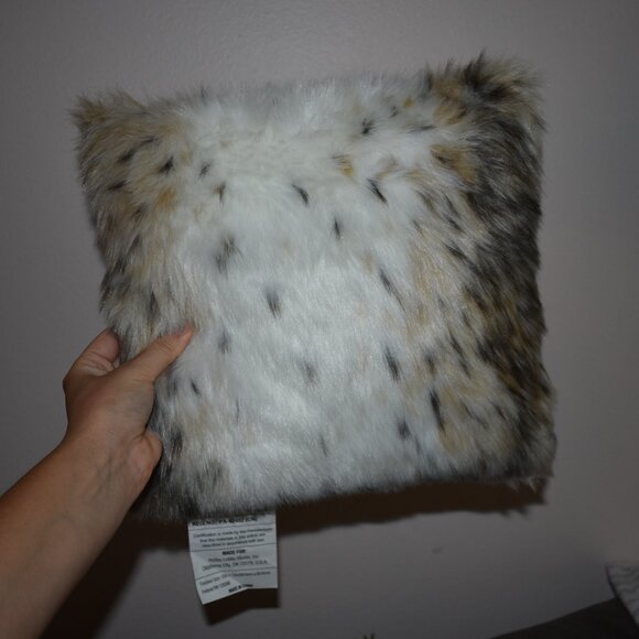 Small 12x12 Animal Faux Fur Throw Pillow Home Decor - Picture 8 of 8